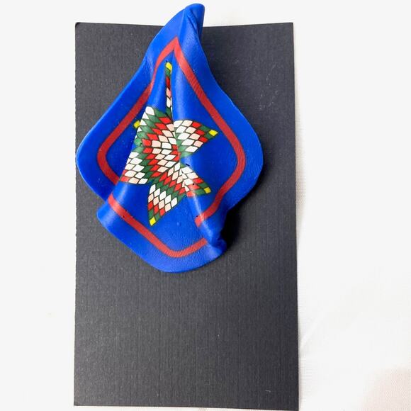 Blue, Lone Star, Quilt brooch/pin with dark blue and red borders. - Picture 2 of 3